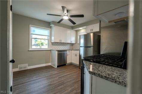 395 E 324th Street Willowick OH 44095