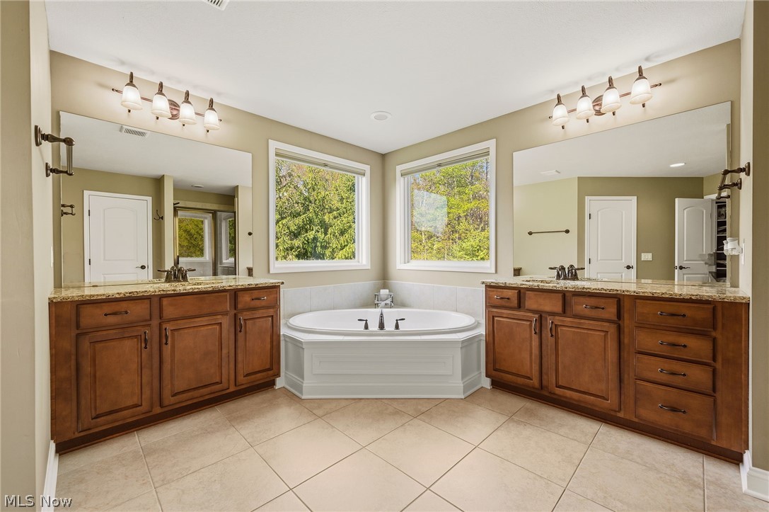 7695 Cottonwood Trail Chagrin Falls OH 44023