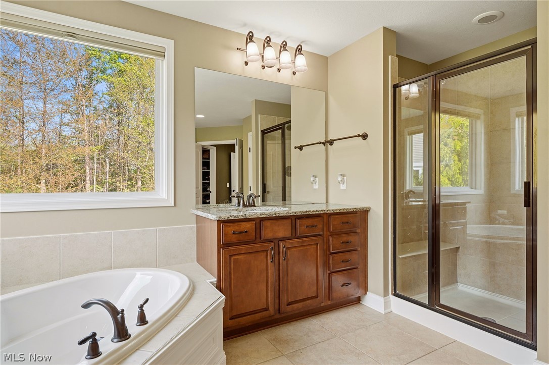 7695 Cottonwood Trail Chagrin Falls OH 44023