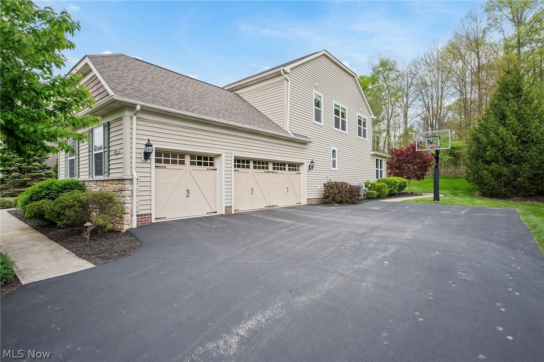 7695 Cottonwood Trail Chagrin Falls OH 44023