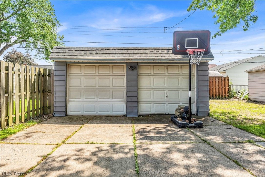 9205 Beech Avenue Brooklyn OH 44144