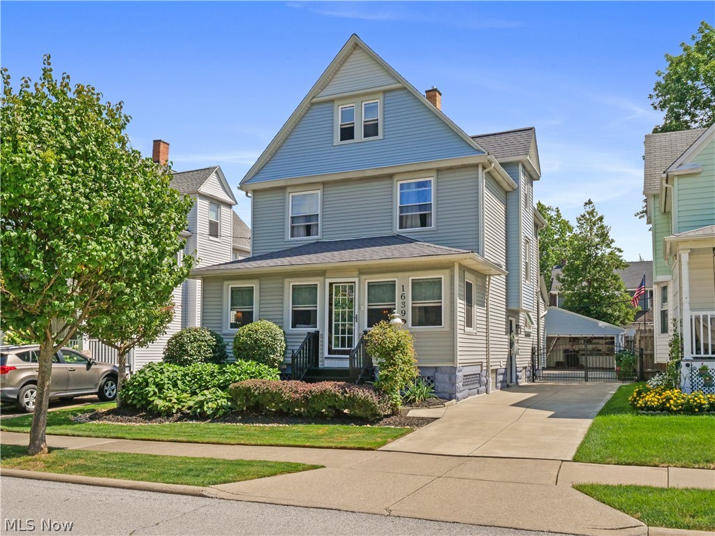 1639 Rosewood Avenue Lakewood OH 44107