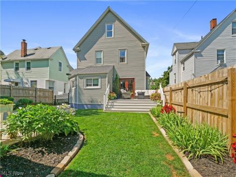 1639 Rosewood Avenue Lakewood OH 44107