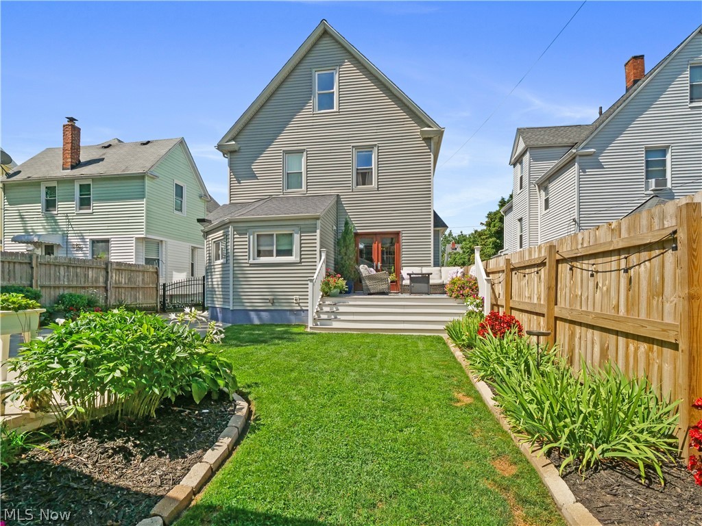 1639 Rosewood Avenue Lakewood OH 44107