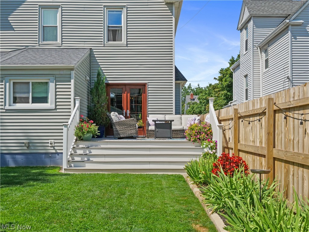 1639 Rosewood Avenue Lakewood OH 44107