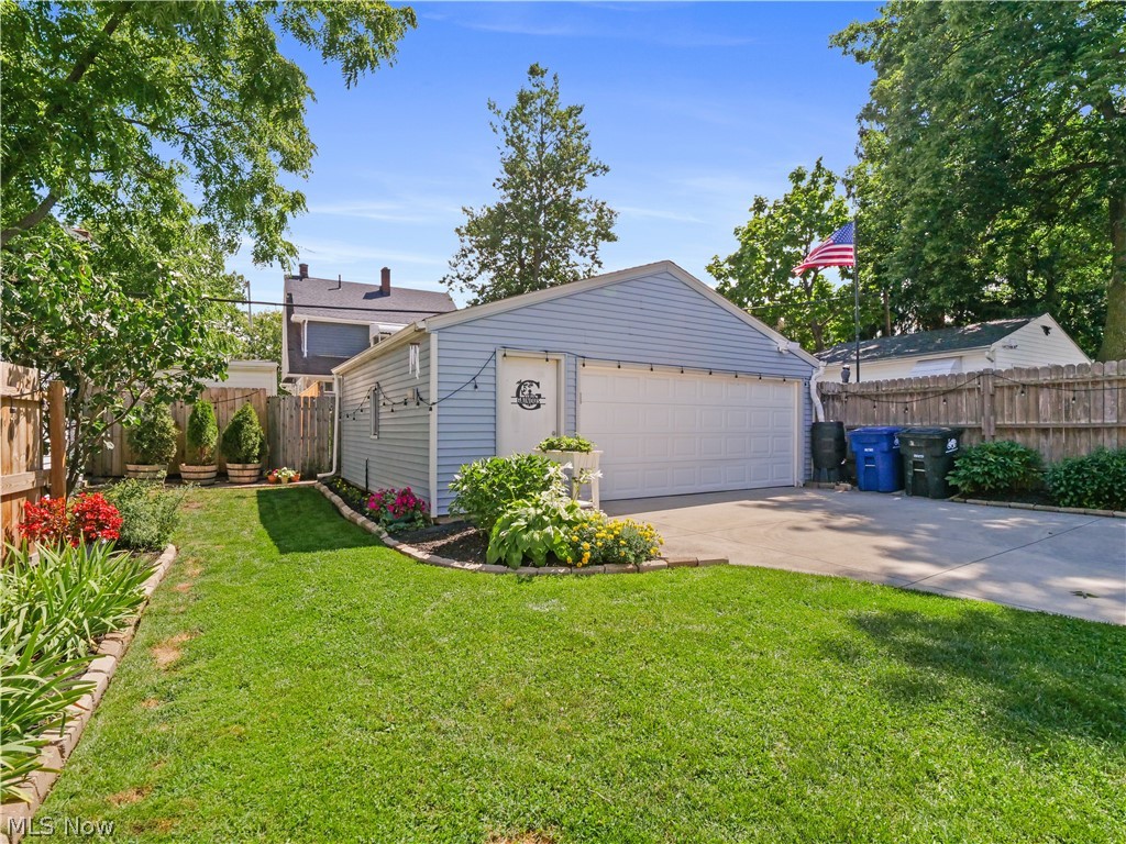 1639 Rosewood Avenue Lakewood OH 44107