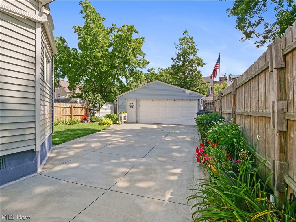 1639 Rosewood Avenue Lakewood OH 44107