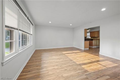 6869 Oakwood Road Parma Heights OH 44130