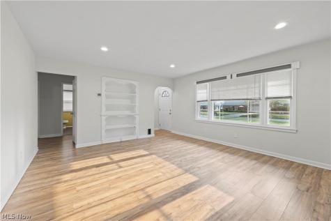 6869 Oakwood Road Parma Heights OH 44130