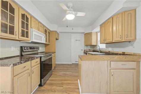 6869 Oakwood Road Parma Heights OH 44130