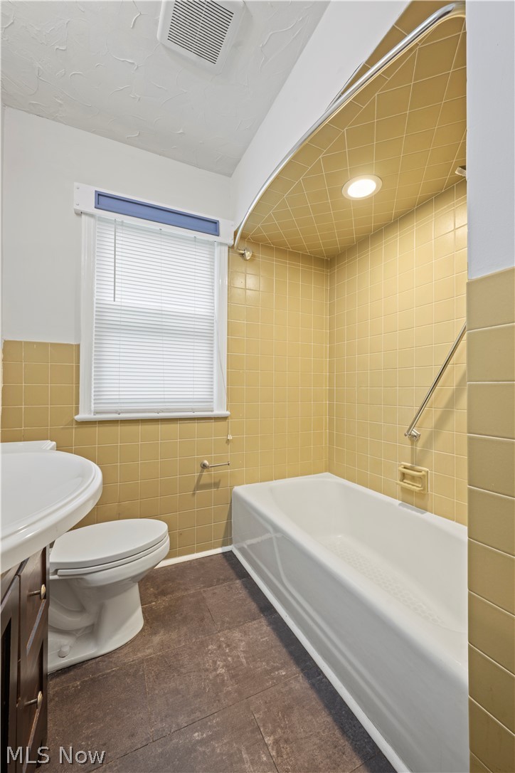6869 Oakwood Road Parma Heights OH 44130