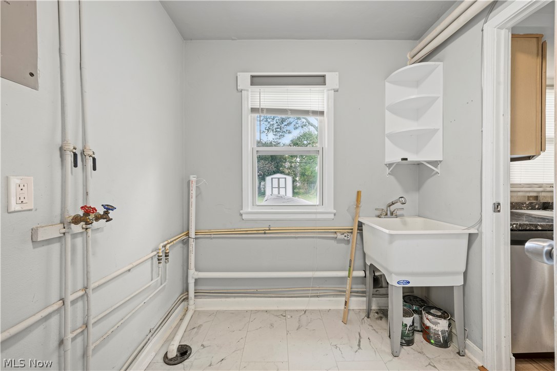 6869 Oakwood Road Parma Heights OH 44130