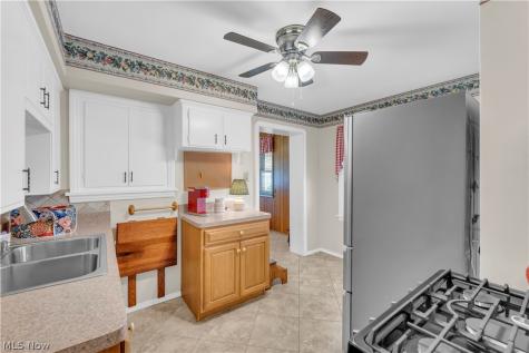 4456 W 57th Street Cleveland OH 44144