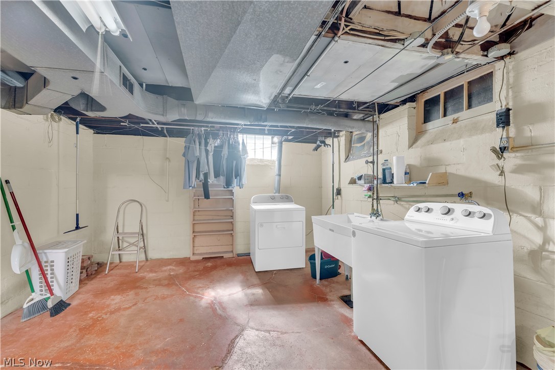 4456 W 57th Street Cleveland OH 44144