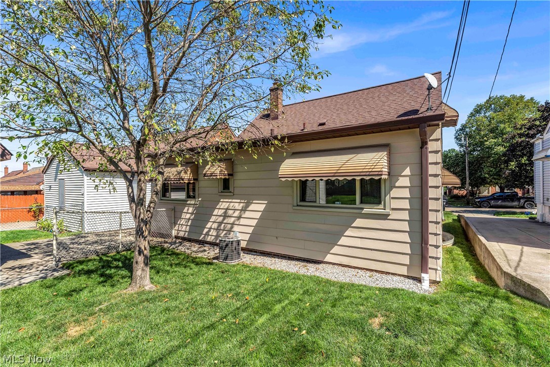 4456 W 57th Street Cleveland OH 44144