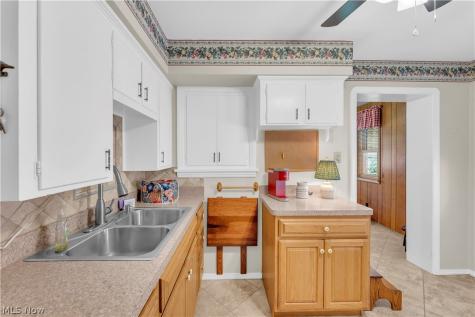 4456 W 57th Street Cleveland OH 44144
