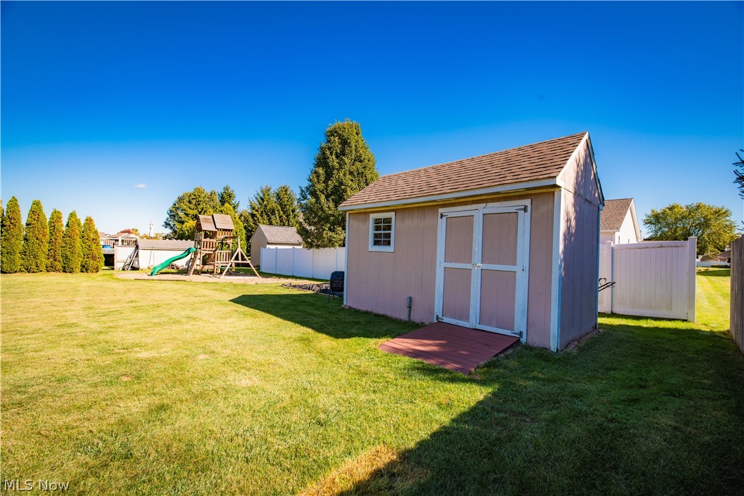 10465 Carrousel Woods Drive New Middletown OH 44442