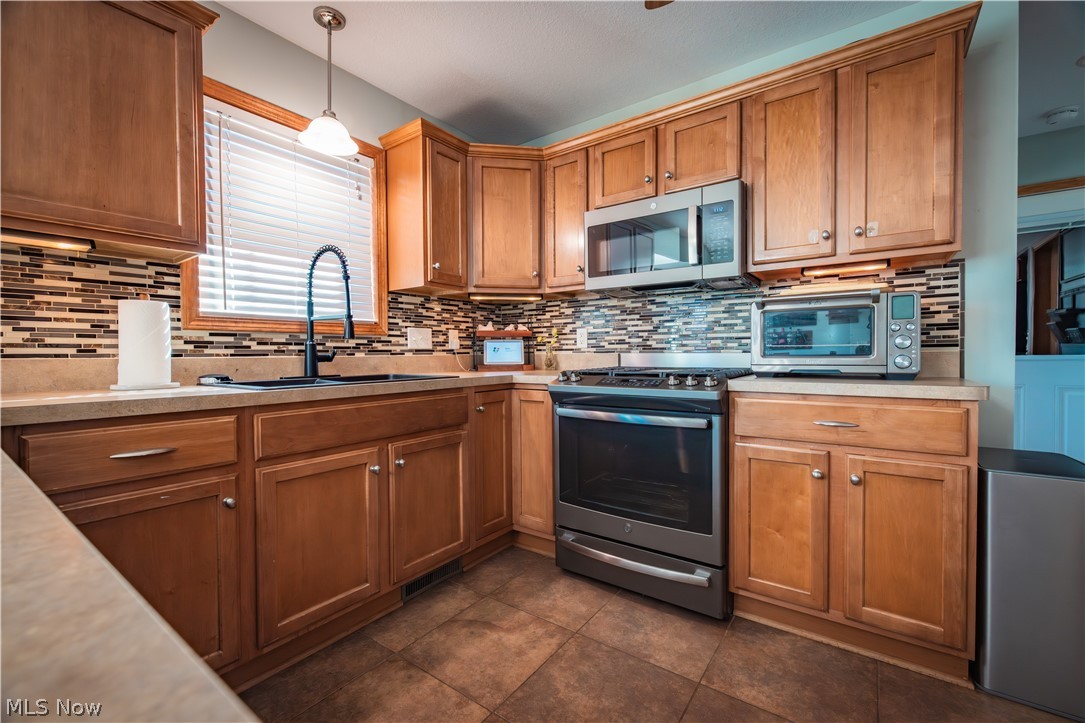 10465 Carrousel Woods Drive New Middletown OH 44442