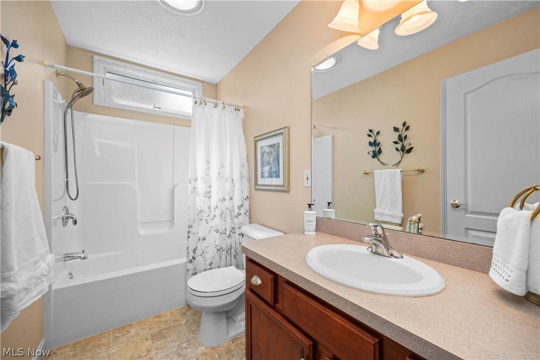 1009 Glendalough Drive Grafton OH 44044