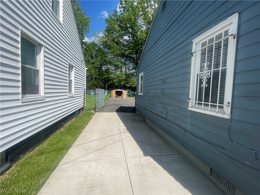 4423 E 141st Street Cleveland OH 44128