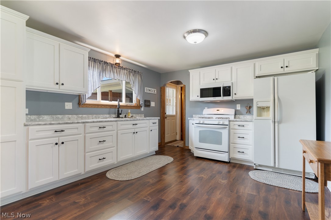 4260 Broadway Avenue NE Louisville OH 44641