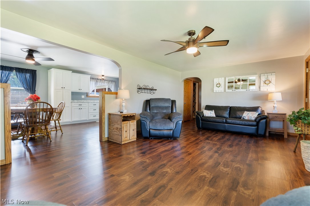 4260 Broadway Avenue NE Louisville OH 44641