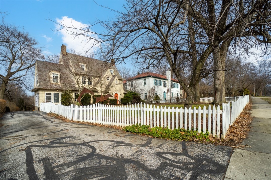 2605 Derbyshire Road Cleveland Heights OH 44106