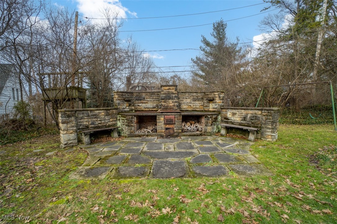 2605 Derbyshire Road Cleveland Heights OH 44106