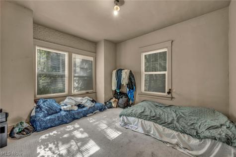 9822 Raymond Avenue Cleveland OH 44104