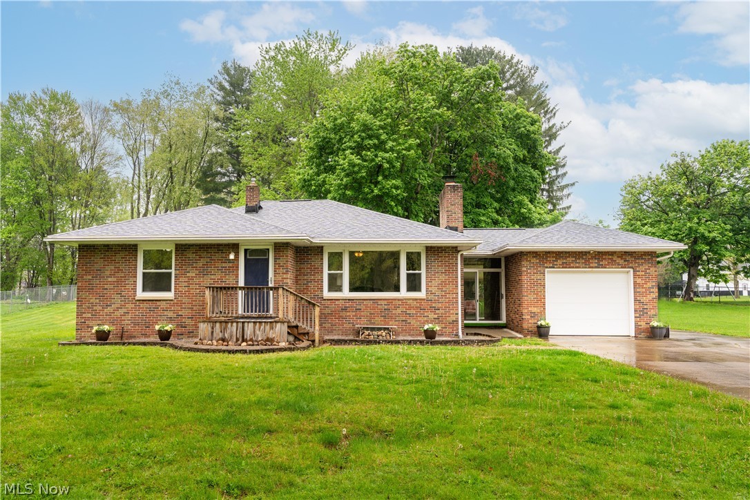 1213 Pleasantview Avenue SE North Canton OH 44720