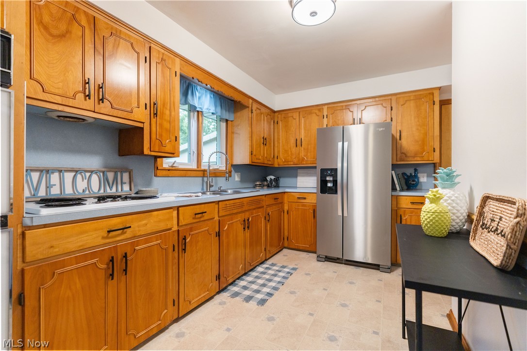 1213 Pleasantview Avenue SE North Canton OH 44720