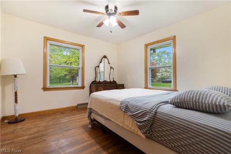 1213 Pleasantview Avenue SE North Canton OH 44720