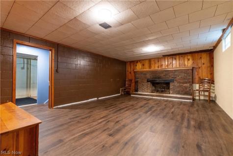 1213 Pleasantview Avenue SE North Canton OH 44720