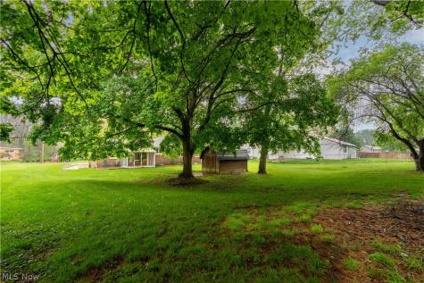 1213 Pleasantview Avenue SE North Canton OH 44720