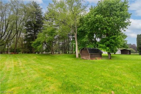 1213 Pleasantview Avenue SE North Canton OH 44720