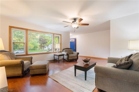 1213 Pleasantview Avenue SE North Canton OH 44720