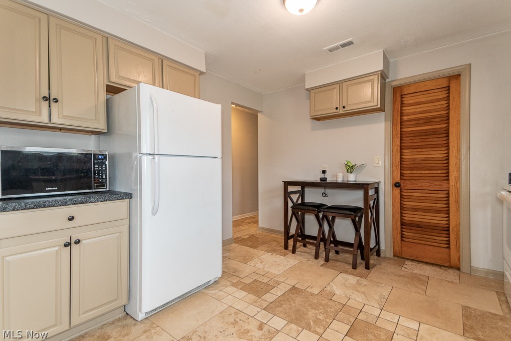 4841 Robinwood Drive Mentor OH 44060
