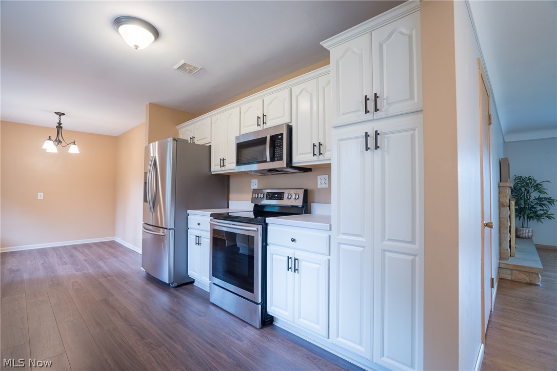 320 Justo Lane Seven Hills OH 44131