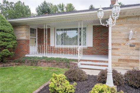 320 Justo Lane Seven Hills OH 44131
