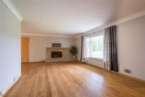 320 Justo Lane Seven Hills OH 44131