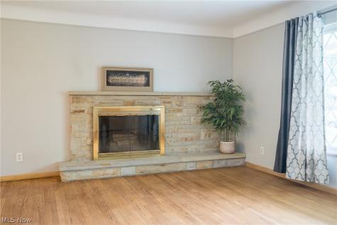 320 Justo Lane Seven Hills OH 44131