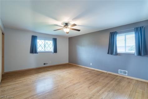 320 Justo Lane Seven Hills OH 44131