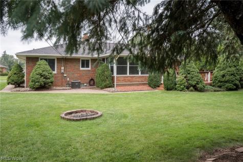 320 Justo Lane Seven Hills OH 44131
