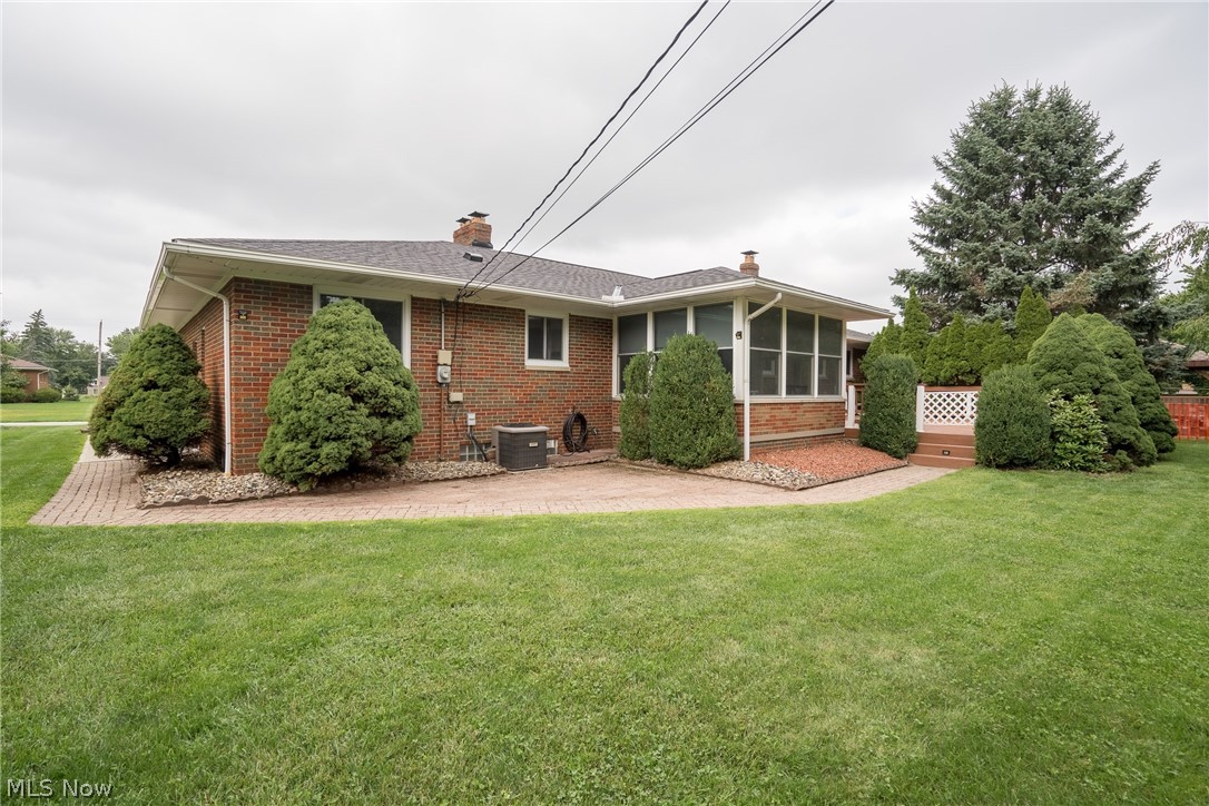 320 Justo Lane Seven Hills OH 44131