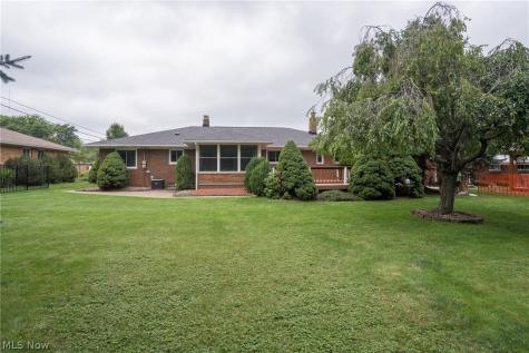 320 Justo Lane Seven Hills OH 44131