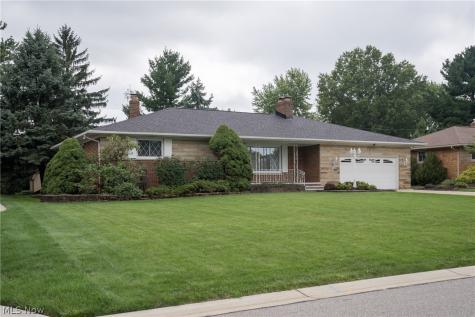 320 Justo Lane Seven Hills OH 44131