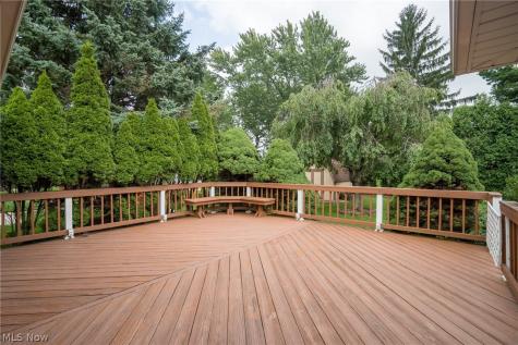 320 Justo Lane Seven Hills OH 44131