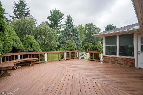 320 Justo Lane Seven Hills OH 44131