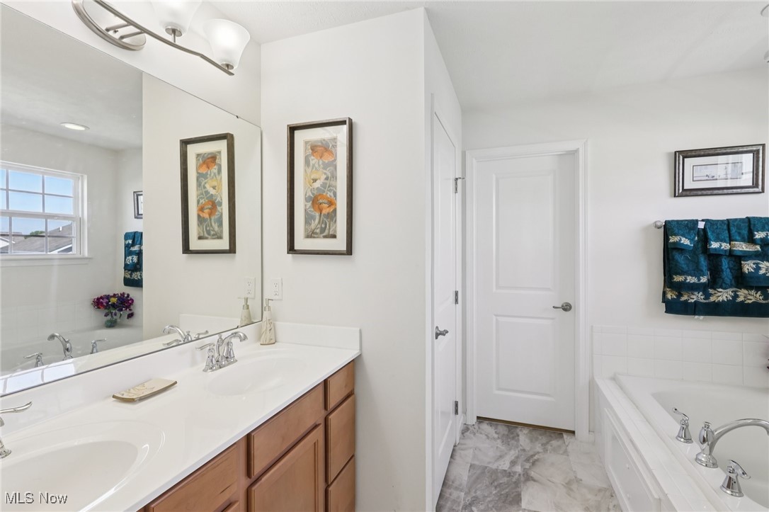 818 Hilliary Lane Aurora OH 44202