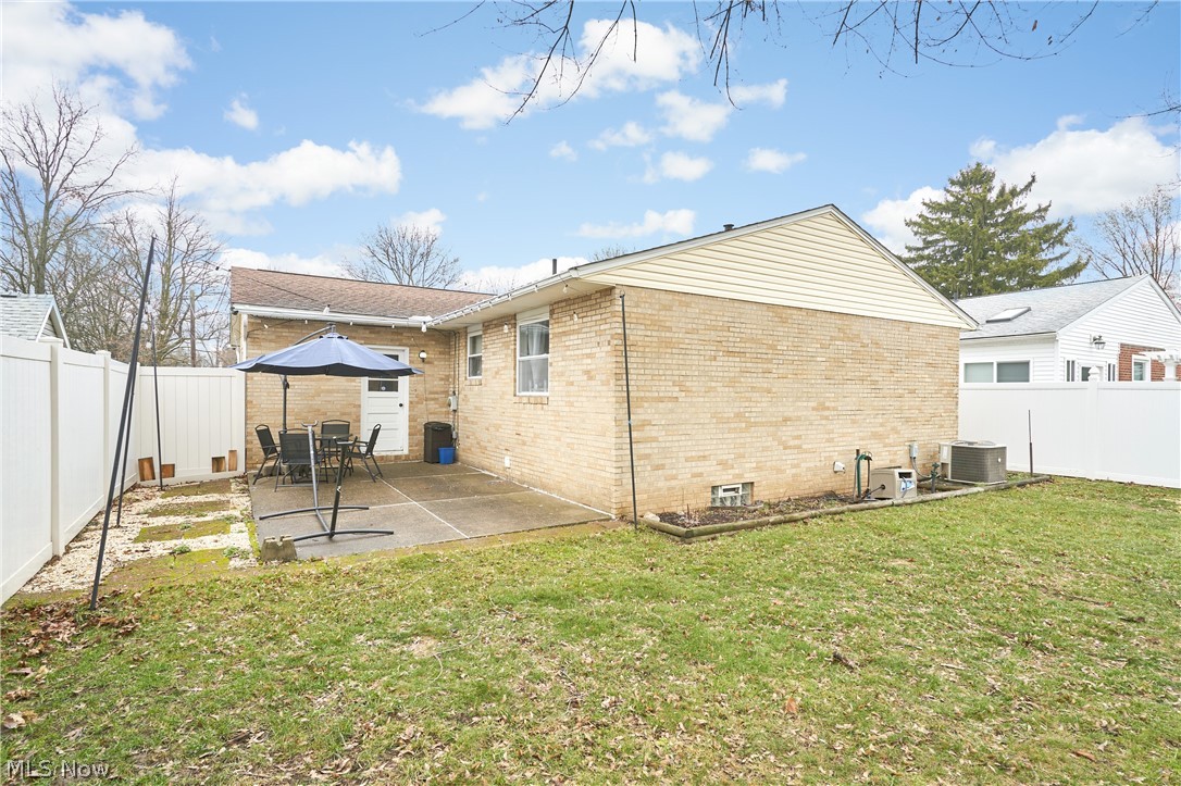 2864 Burnside Street Akron OH 44312